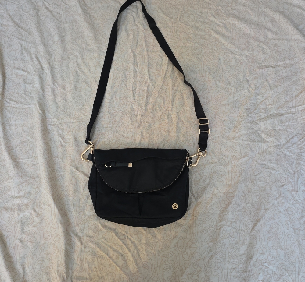 lululemon athletica Black Nylon Crossbody Bag with Gold Hardware